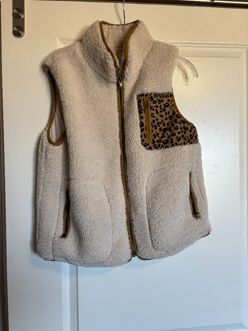 Altar'd State Cream Sherpa Fleece Vest with Leopard Print Pocket M